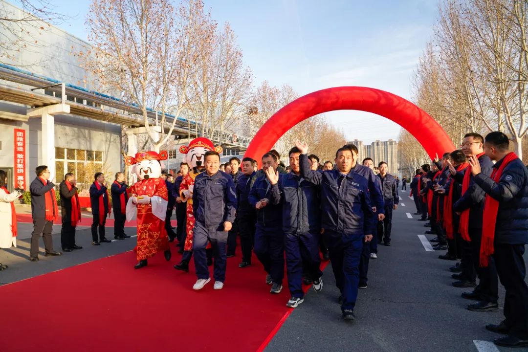 醒狮腾跃启新章 | 百乐博专用车2025年开工盛典燃情开启！