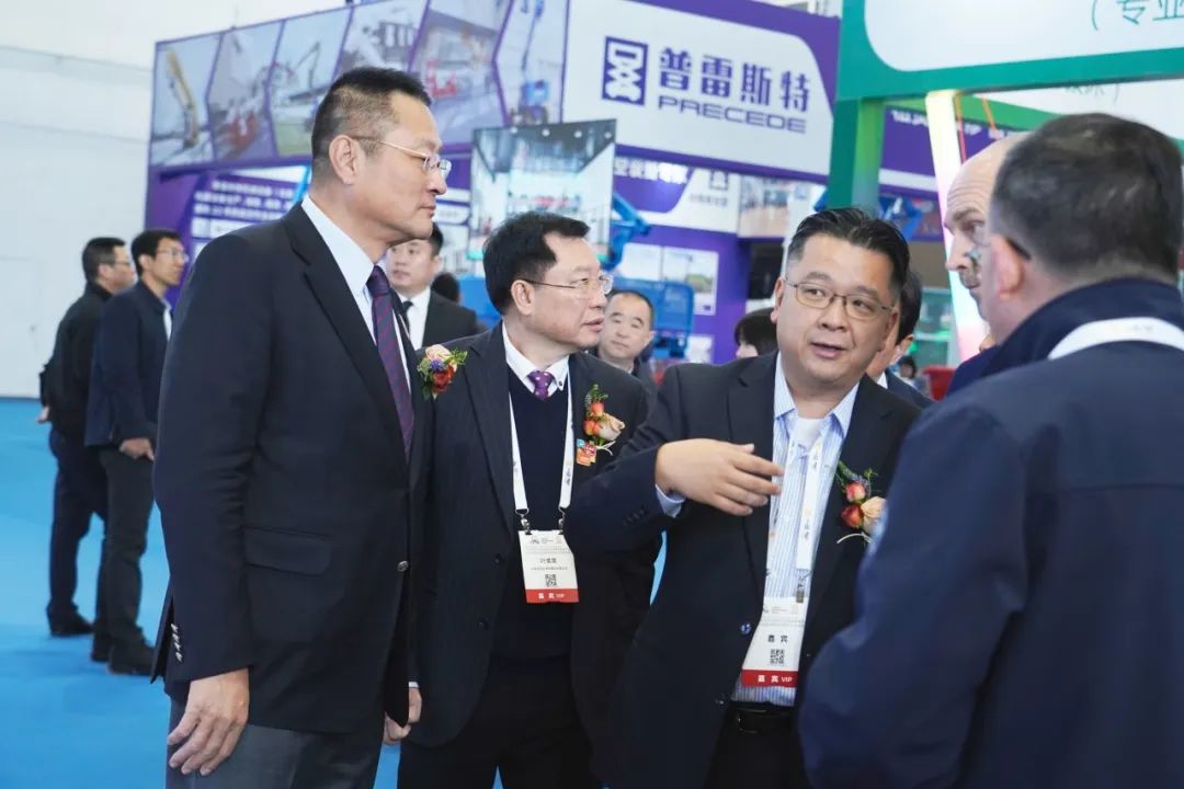 智驾赋能文旅·绿色领航未来 | 百乐博观光车闪耀第41届CAAPA博览会