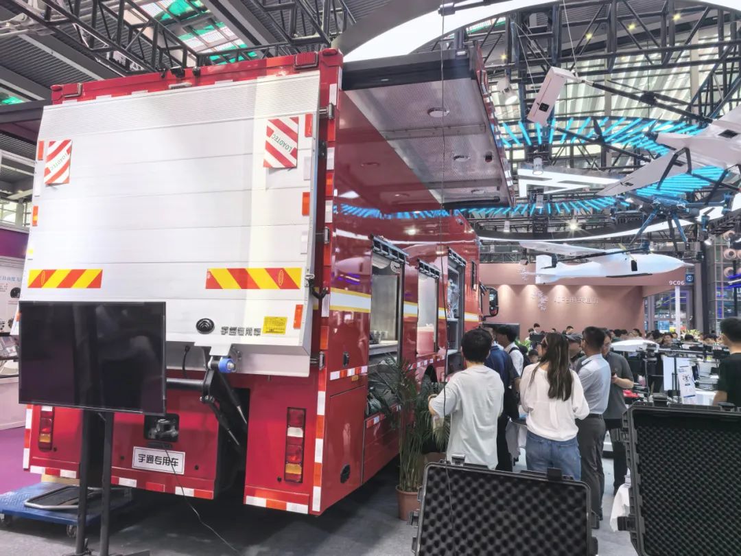 低空腾飞 安全护航｜百乐博无人机系列装备亮相2025国际低空经济与无人系统博览会